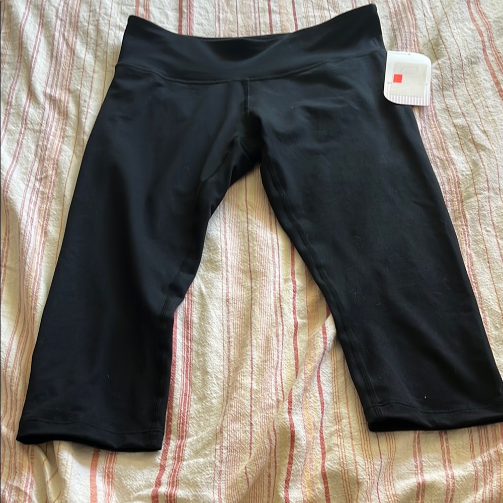 Athletic Capris — Black, Med, NWT